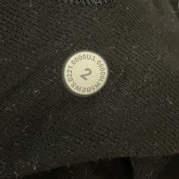 Lululemon Ready To Rulu Jogger Crop in Black Size 2 - Picture 12 of 13